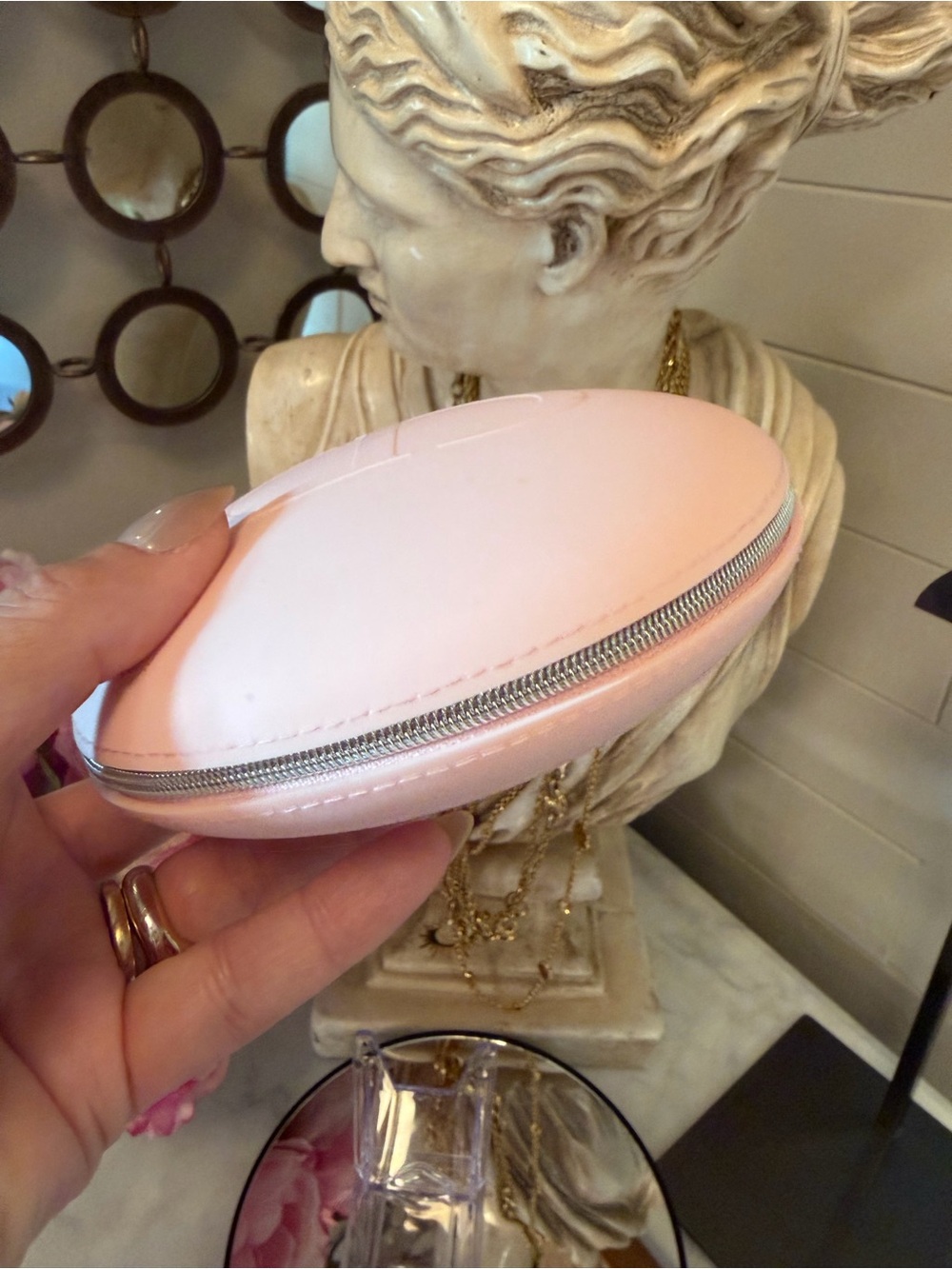 Dior Parfum Pink Round Luxury Silicon beauty case, Lippy, powder sponges, dusty - Picture 8 of 16